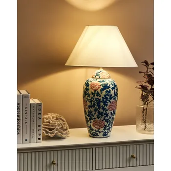 Lampička Stolní lampa bílá a modrá porcelánová základna lněné stínidlo s květinovým vzorem stylové osvětlení Beliani