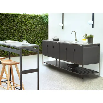 Kuchyňská linka Venkovní kuchyně s dřezem a barovým stolem černá nerezová ocel 3dveřové skříňky s horní částí zahrada kuchyně jídelna Beliani