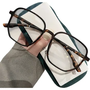 Zdravotnický materiál Plastové brýle na dálku dioptrie -3,50 Ochrana proti modrému světlu Čiré čočky Lehký rám Pohodlné nošení Brýle na čtení a práci tmavě hnědá