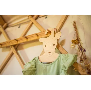 Samolepící dekorace BeWooden Dřevěné ramínko srnka Lenka