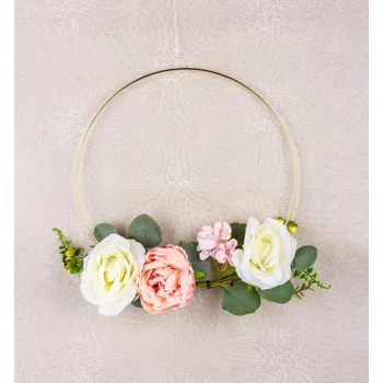 Vánoční dekorace Závěsná dekorace 25 cm, květiny, zlatá obruč