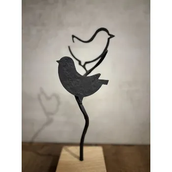 Kovaná dekorace na dřevěném podstavci Design: Ptáček