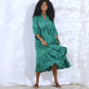 Dámské šaty Dlouhé šaty s anglickou výšivkou a 3/4 halenkovými rukávy zelená 40