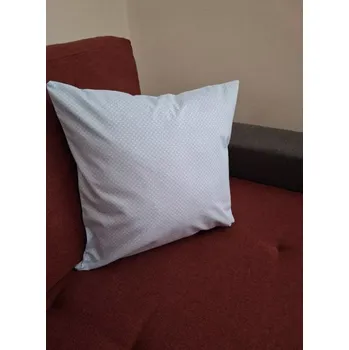 Povlak na dekorativní polštářek Povlak na polštářek světle modrý s puntíky