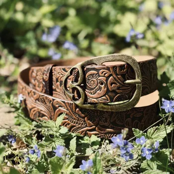 Opasek Kožený opasek hnědý květinový Rozměry opasku: Obvod pasu: 105 cm (Celková délka: 120cm), Přezka: Hladká