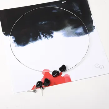 Náhrdelník Dámské šperkové sety ornela, náhrdelník a náušnice s černými tvarovanými korálky