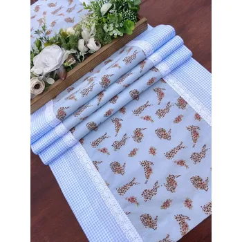 ubrus Běhoun - béžoví zajíčci na světle modré s kostičkou