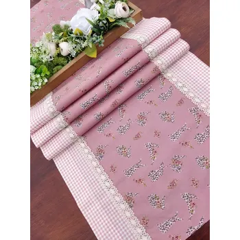 ubrus Běhoun - béžoví zajíčci se starorůžovou kostičkou