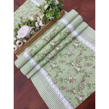 ubrus Běhoun - růžičky na světle zelené v kombinaci se zelenou kostičkou