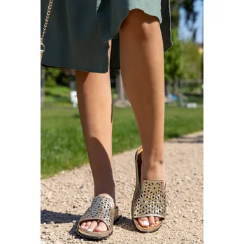 Dámské sandále Karyoka dámské sandály 1724-315 zlaté Velikost: 42