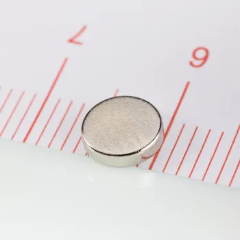 Dekorativní magnet Magsy Neodymový magnet válec pr.6x1,5 N 80 °C, VMM4 Počet kusů: 70 ks