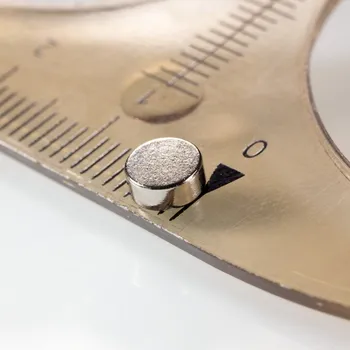 Magsy Neodymový magnet válec pr.5x2 N 80 °C, VMM11-N52 Počet kusů: 1 ks