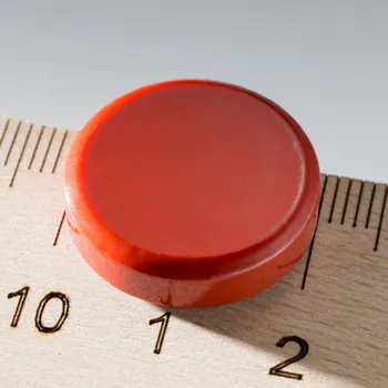 Dekorativní magnet Magsy Barevný magnet kulatý pr.20x5 červený Počet kusů: 126 ks