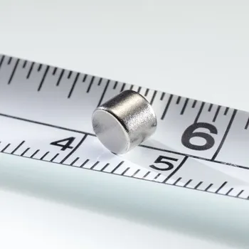 Magsy Neodymový magnet válec pr.5x4 N 80 °C, VMM4-N35 Počet kusů: 1 ks