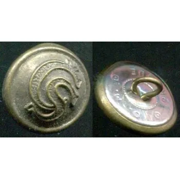 Knoflík ČESKOSLOVENSKO. Uniformní rukávový knoflík vzor 21 zlatý. PRAQUE M.