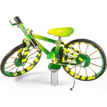 Dekorativní magnet Vyrobce Magnet na lednici "MadagasCAR" - kolo