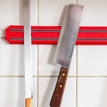 Vyrobce Magnetická lišta na nože a kuchyňské náčiní, délka 38 cm - červená