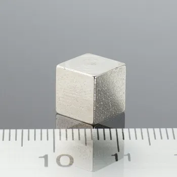 Luštěnina Magsy Magnetická čočka kostka 8x8 mm