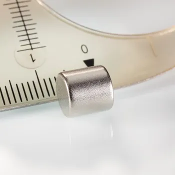 Magsy Neodymový magnet válec pr.8x8 N 80 °C, VMM4-N35 Počet kusů: 1 ks