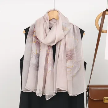 Šátek Hedvábný šifon Květiny a motýli 110x180 cm v dárkovém balení, HEDVÁBNÝ SVĚT