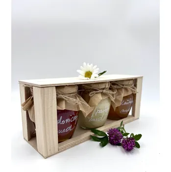 Dárkový potravinový koš Včelařství Thomayer - Dárkové balení medů ve dřevě varianta balení: 3x 250g medu (květový, pastový medovicový)