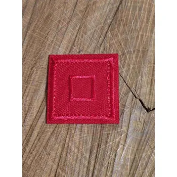 Nažehlovačka čtverec barva červená