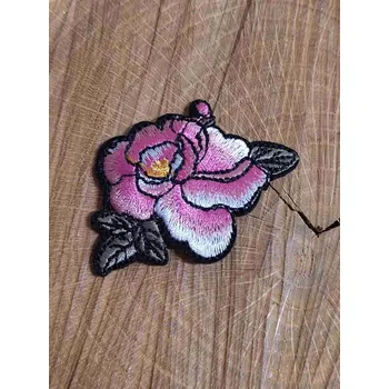 Textilní nažehlovací páska Nažehlovačka růže barva světle růžová