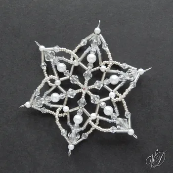 Vánoční ozdoba Veronika Designs Vánoční korálková hvězda 0482 - Kolekce Silver - 3D (PEVNÁ A NEREZ) Christmas bead ornament Průměr 8.7 cm