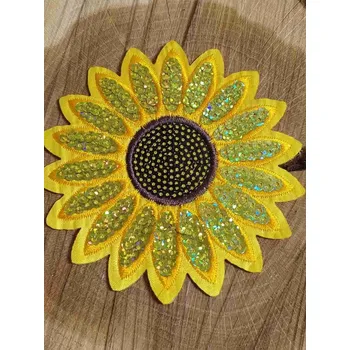 Textilní nažehlovací páska Nažehlovačka slunečnice s flitry velká