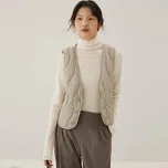 Dámská zateplená vesta – prošívaná, na knoflíky, hluboký výstřih Barva: Šedá, Velikost: XL