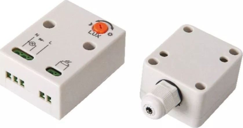 Soumrakový spínač + venkovní senzor s krytím IP65 - - Spínač s fotočlánkem pro připojené osvětlení - až na vzdálenost 25m - T-LED - 068304 - 068304