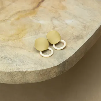 Náušnice Náušnice Lentilky - okrová Barva: Béžová