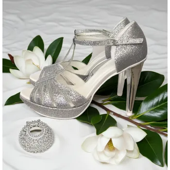 Dámské lodičky Stříbrné sandálky na platformě Velikost obuvi: 34