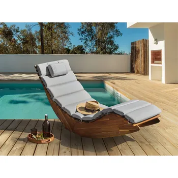 Zahradní lehátko Zahradní lehátko světlé akáciové dřevo se světle šedým polštářem lamelový design houpací zahřivený tvar terasa zahrada Beliani