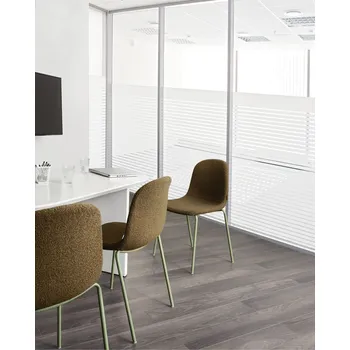 Sada 2 konferenčních židlí zelená buklé čalounění železné nohy stohovatelné bez područek kancelář Beliani