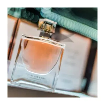 Mýdlo Typ La Vie est Belle - vůně na výrobu mýdel (Typ La Vie est Belle - vůně do mýdlového základu)