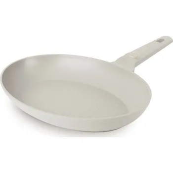 Pánev BERLINGERHAUS Pánev na ryby a steaky s titanovým povrchem 35 cm Sahara Collection BH-8074