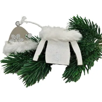 Vánoční dekorace Přízdoba svetr a čepice bílo béžová sada na zavěšení výřez z překližky