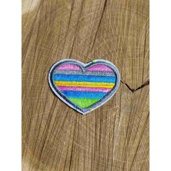 Nášivka Nažehlovačka srdce duhové
