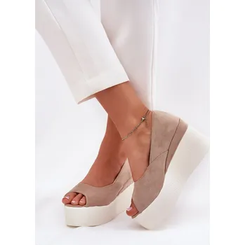 Dámské sandále Dámské sandály na klínu a platformě Felyra Barva: Béžová, Velikost: 39