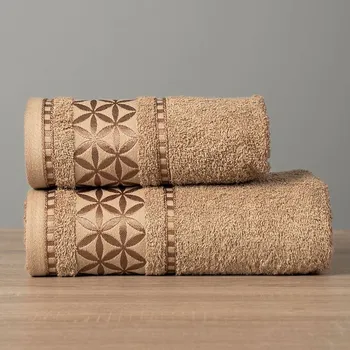 Ručník Měkký a savý ručník vyrobený z vysoce kvalitní bavlny Paola karamelová barva (ZM)