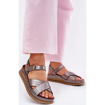 Dámské sandále Kožené dámské sandály na platformě Maciejka L7064-04 Barva: Stříbrná, Velikost: 41