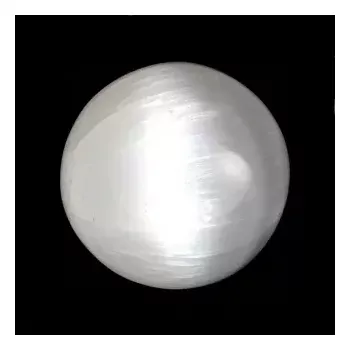 Selenitová koule 7 cm – andělský kámen pro očistu, klid a duchovní rovnováhu (AKCE)