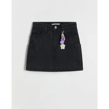 Dívčí sukně Reserved - Džínová sukně s přívěskem - černý - 395DA-99X - 395DA-99X-128