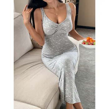 Dámská noční košile Dlouhá šedá noční košile s květy Barva: Šedá, Velikostní tabulka: S