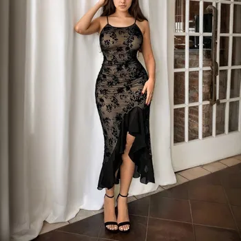 Dámské šaty přiléhavé šaty bez rukávů s krajkou Barva: Černá, Velikost: S