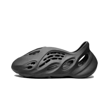 Pánské tenisky adidas Yeezy Foam RNNR Onyx Velikost: 44,5