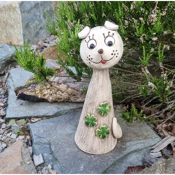 Zahradní dekorace Keramický pes se čtyřlístkem - dekorace do zahrady - 25 cm