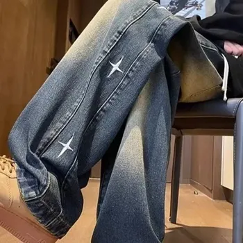 Pánské džíny Pánské džíny s výšivkou – volný styl na každodenní nošení Barva: Modrá, Velikost: XL