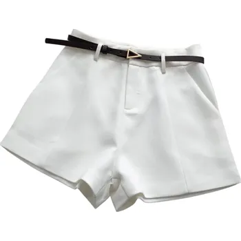 Dámské kraťasy Elegantní dámské kraťasy s vysokým pasem a páskem Áčkový střih letních šortek pro ženy Stylové kraťasy pro formální i volný čas bílá S